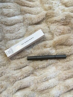 Burberry Cashmere Concealer in Warm Honey